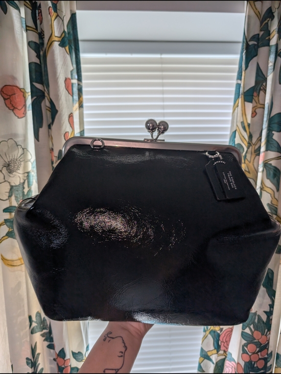 Coach Handbags - Coach Black Patent Leather Kiss-Lock Frame Clutch